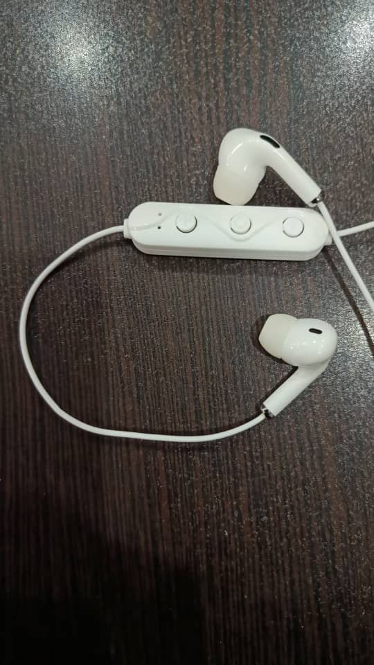 💥هندزفری گردنی 💥بلوتوث 💥ورژن بلوتوث: 🔝5,3 💥سری ژله ای طرح ایرپادپرو 💥ولوم دار 💥کیفیت خیلی خوب